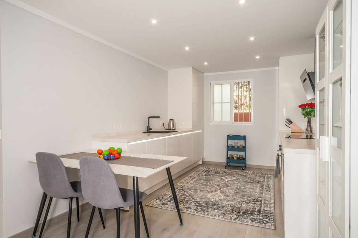 2 bedroom Apartments for sale in Elviria – R5212525