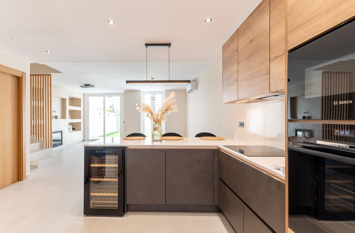 4 bedroom Townhouses for sale in Nueva Milla de Oro – R5172736