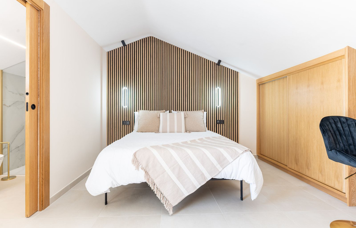 4 bedroom Townhouses for sale in Nueva Milla de Oro – R5172736