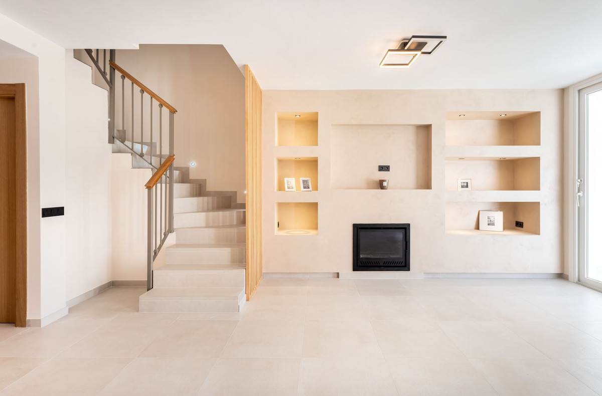 4 bedroom Townhouses for sale in Nueva Milla de Oro – R5172736