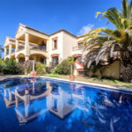 6 bedroom Villas for sale in Sierra Blanca – R5220262