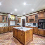 6 bedroom Villas for sale in Sierra Blanca – R5220262