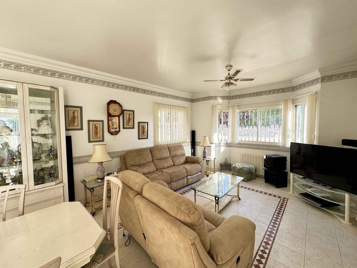 3 bedroom Villas for sale in Riviera del Sol – R5192248