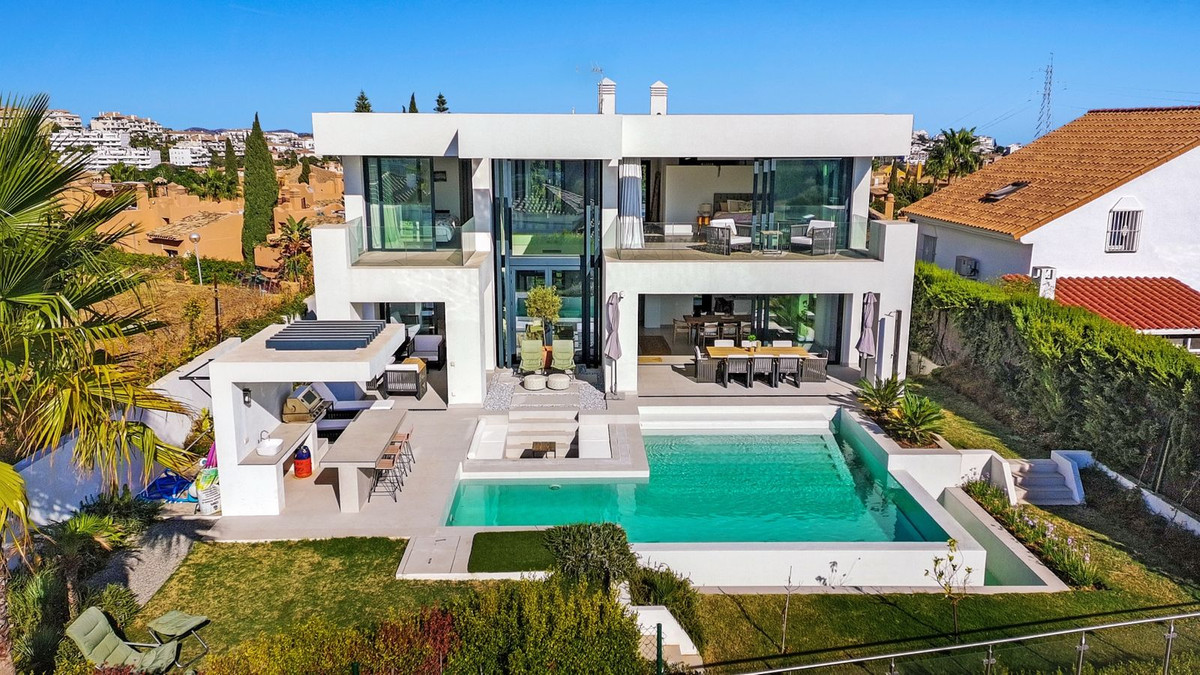 4 bedroom Villas for sale in Riviera del Sol – R5167711 4 bedroom Villas for sale in Riviera del Sol – R5167711