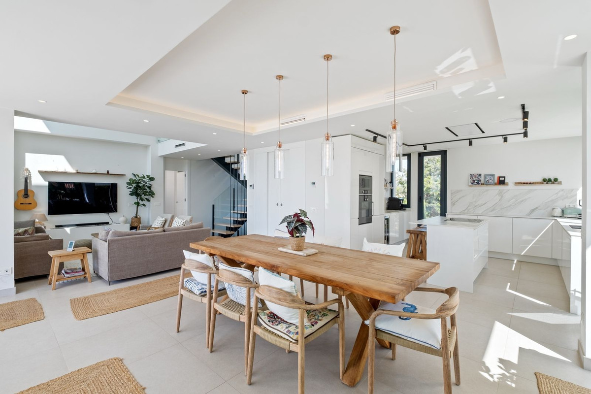 4 bedroom Villas for sale in Riviera del Sol – R5167711 4 bedroom Villas for sale in Riviera del Sol – R5167711