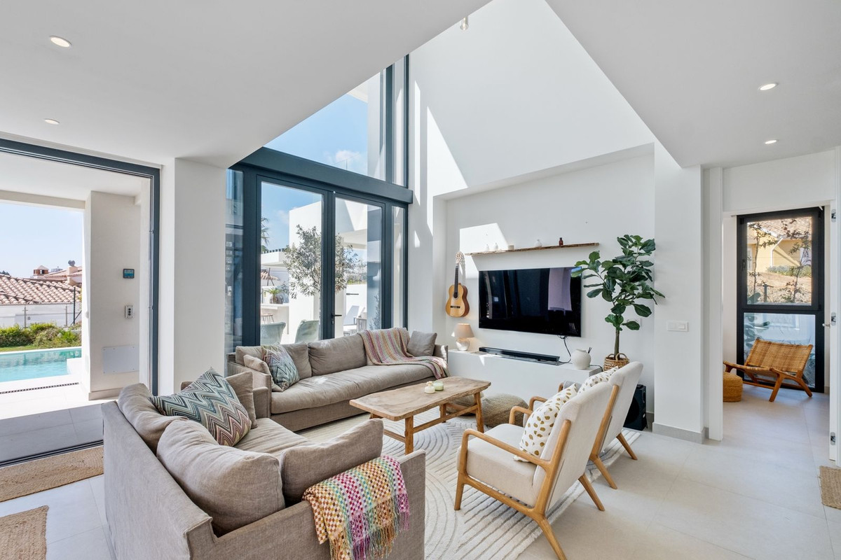 4 bedroom Villas for sale in Riviera del Sol – R5167711 4 bedroom Villas for sale in Riviera del Sol – R5167711