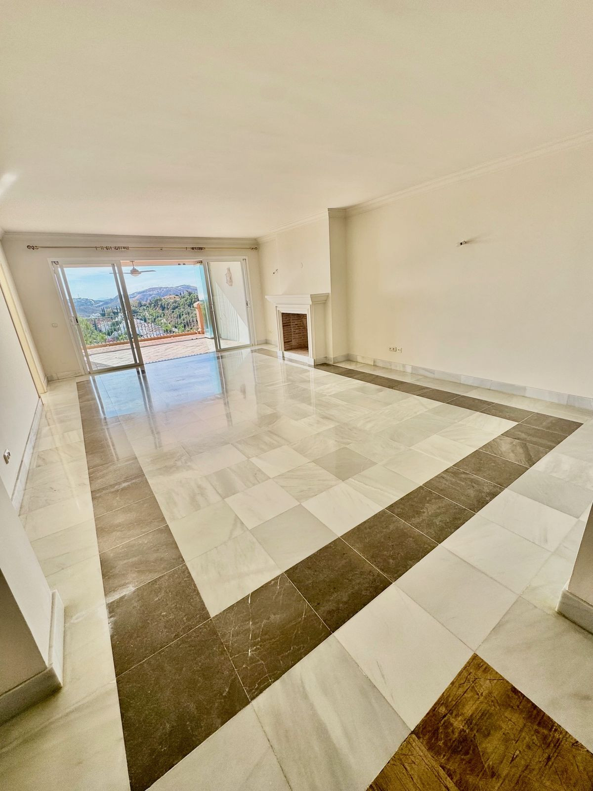 2 bedroom Apartments for sale in Monte Halcones – R5219605 2 bedroom Apartments for sale in Monte Halcones – R5219605