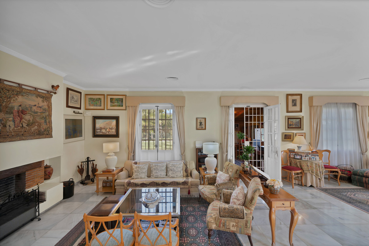 6 bedroom Villas for sale in Las Brisas – R4993696 6 bedroom Villas for sale in Las Brisas – R4993696