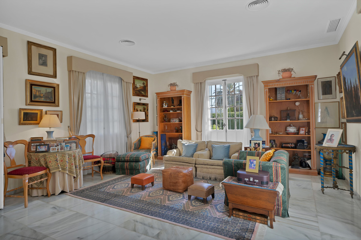 6 bedroom Villas for sale in Las Brisas – R4993696 6 bedroom Villas for sale in Las Brisas – R4993696