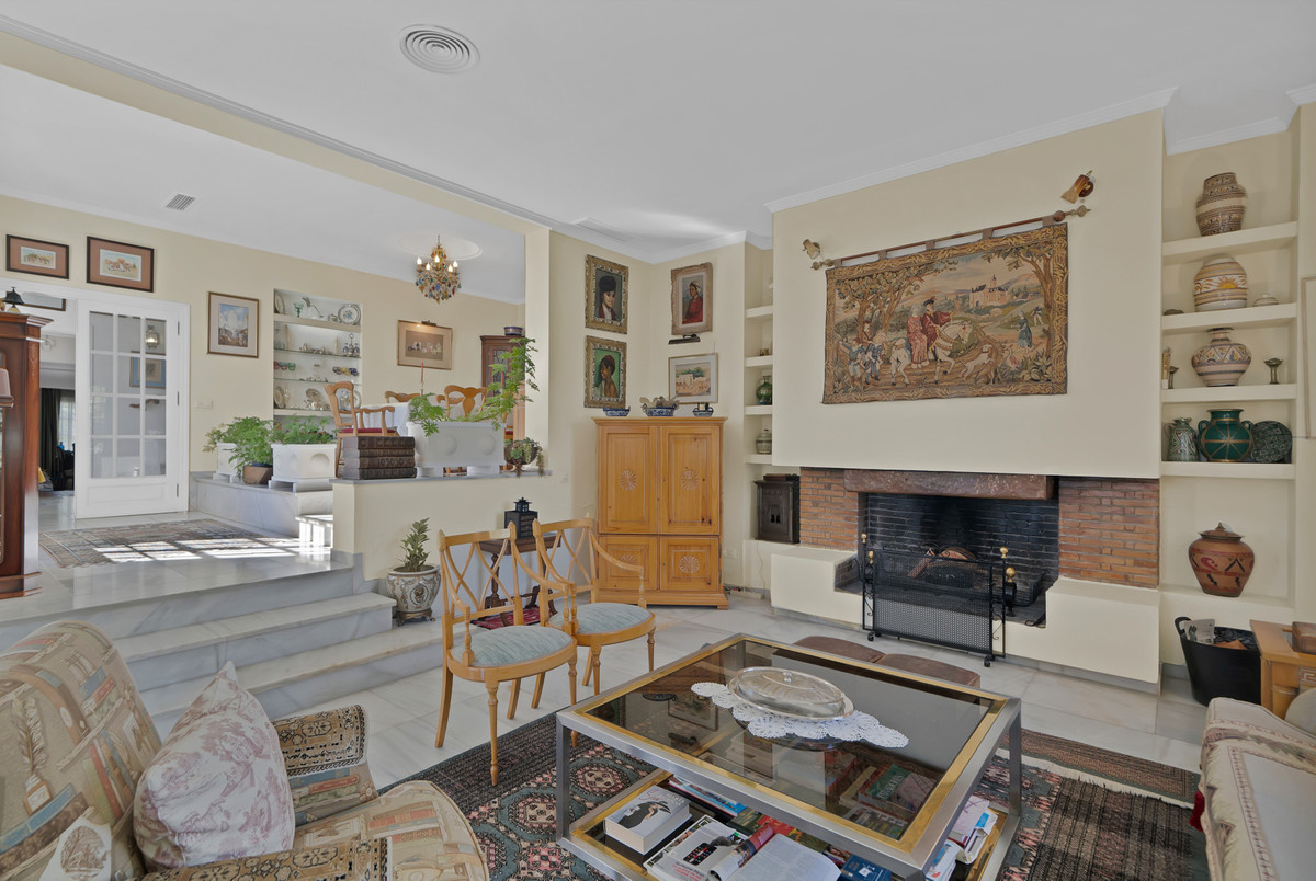 6 bedroom Villas for sale in Las Brisas – R4993696 6 bedroom Villas for sale in Las Brisas – R4993696