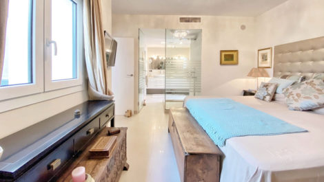 Aticos de 2 dormitorios en venta en Marbella – R4639072