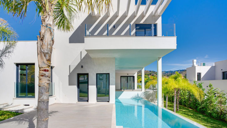 4 bedroom Villas for sale in Elviria – R5176522 4 bedroom Villas for sale in Elviria – R5176522 in