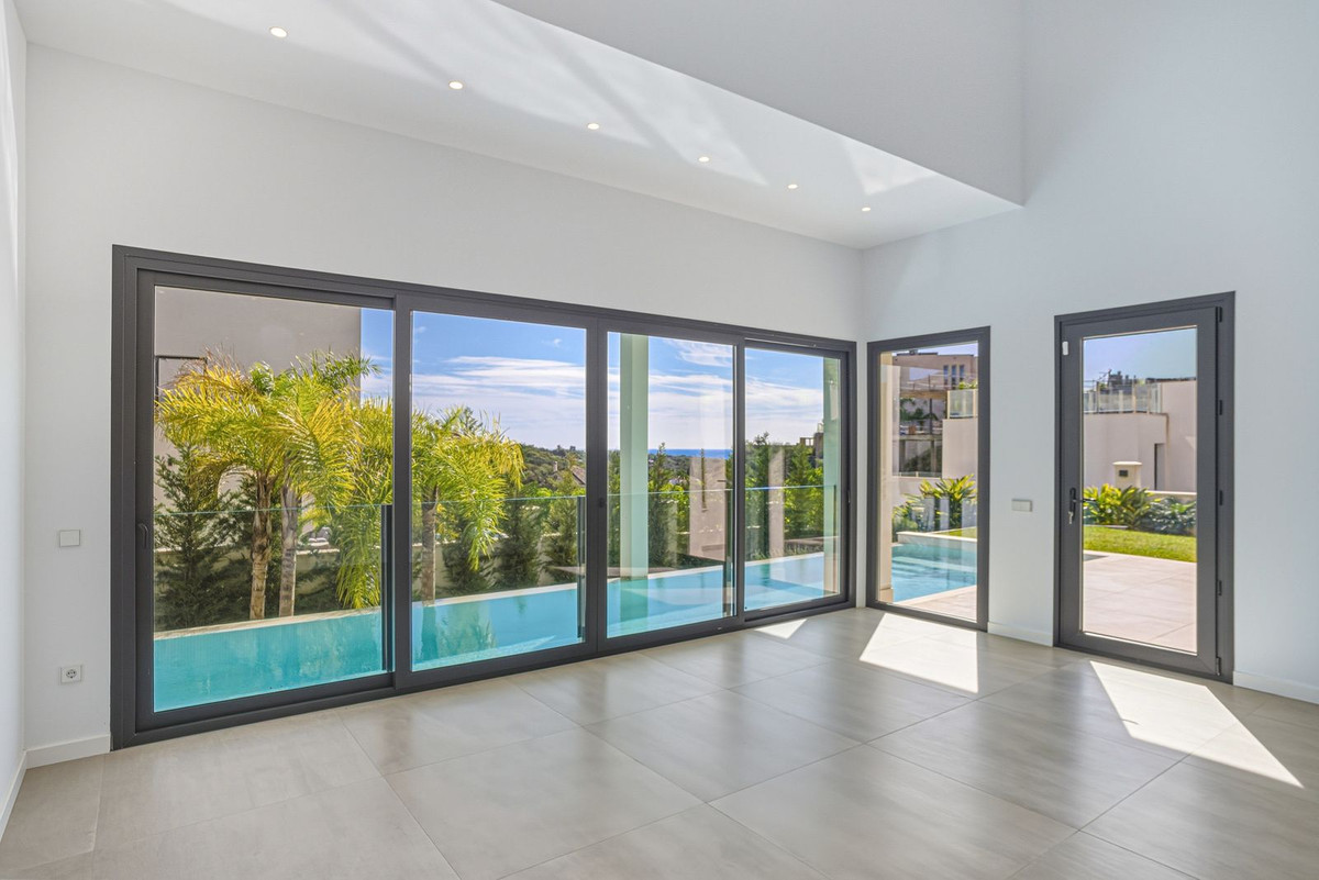 4 bedroom Villas for sale in Elviria – R5176522