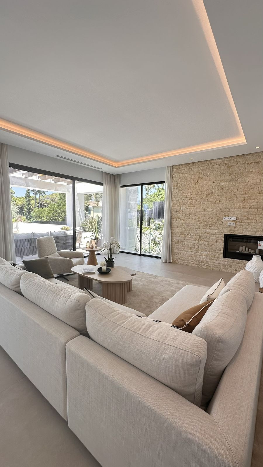 5 bedroom Villas for sale in Marbella – R5187943