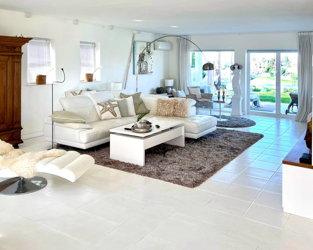 3 bedroom Villas for sale in Riviera del Sol – R5222008