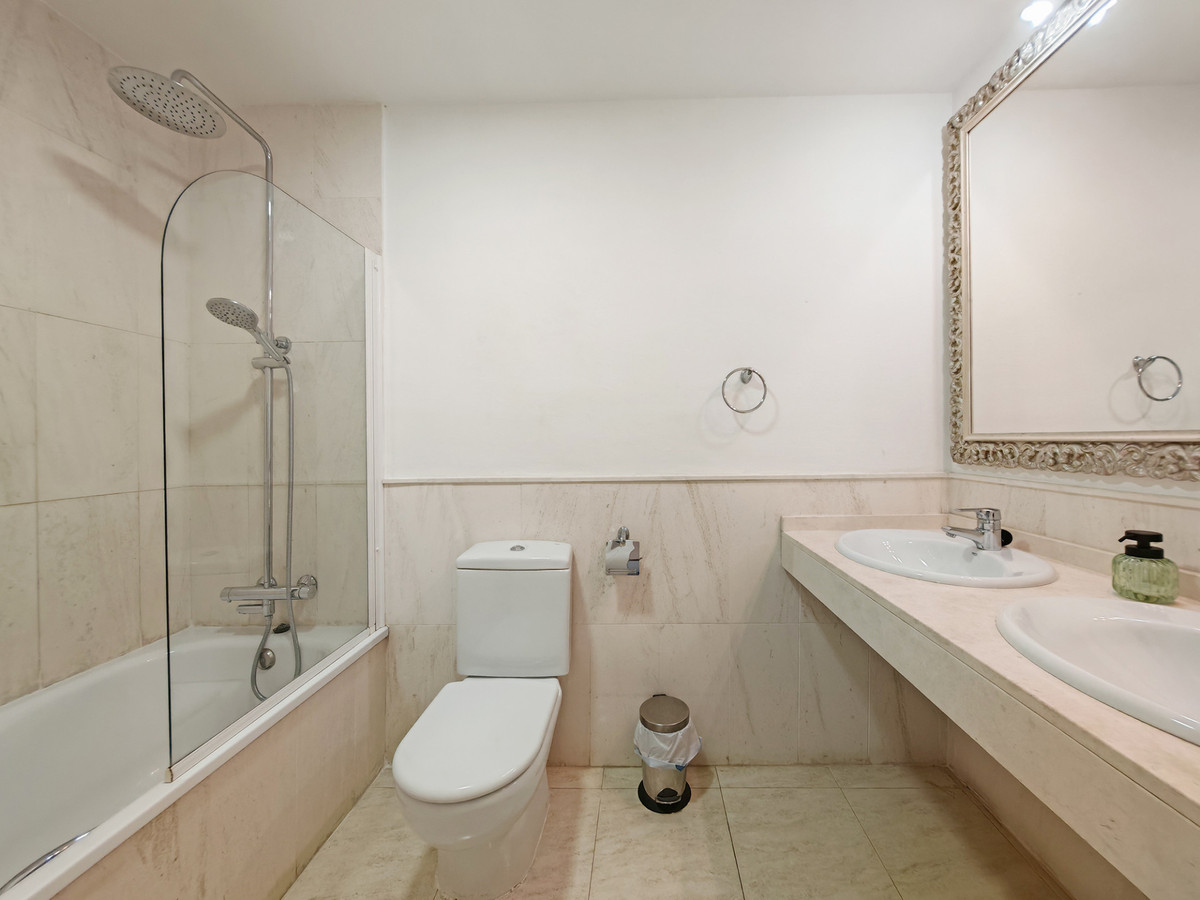 2 bedroom Apartments for sale in Calahonda – R5209339