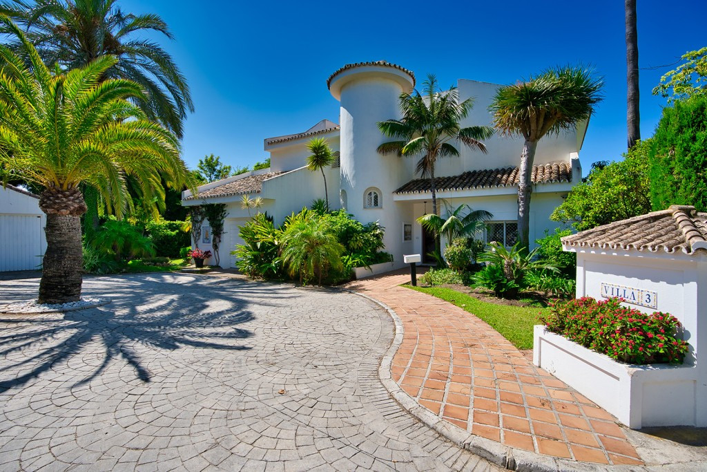 4 bedroom Villas for sale in Marbella – R5232610 4 bedroom Villas for sale in Marbella – R5232610
