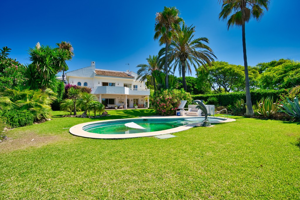 4 bedroom Villas for sale in Marbella – R5232610 4 bedroom Villas for sale in Marbella – R5232610