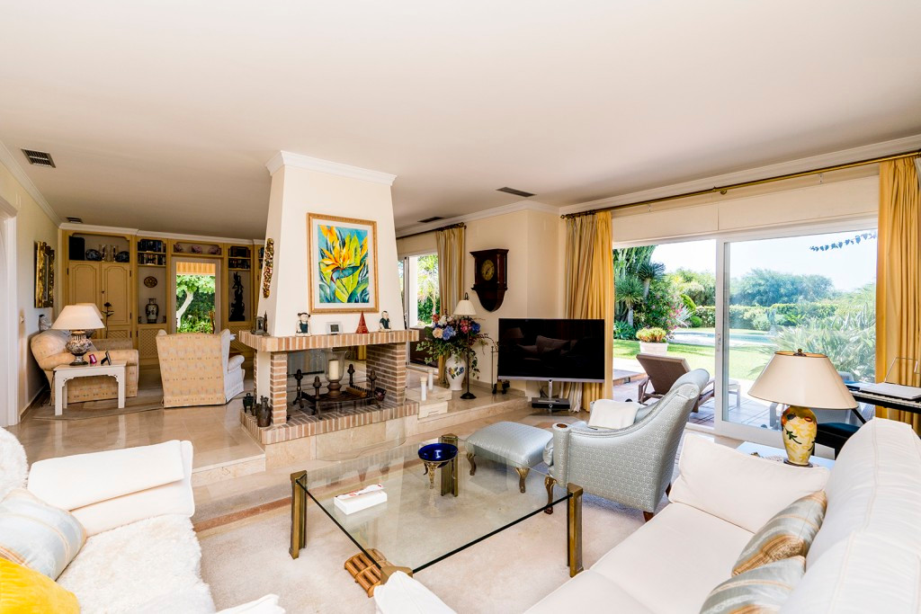 4 bedroom Villas for sale in Marbella – R5232610 4 bedroom Villas for sale in Marbella – R5232610