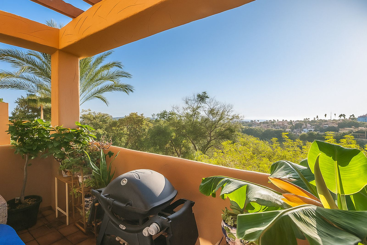 2 bedroom Apartments for sale in Elviria – R5225557