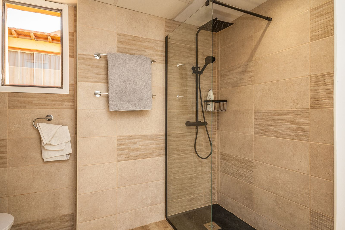 2 bedroom Apartments for sale in Elviria – R5225557