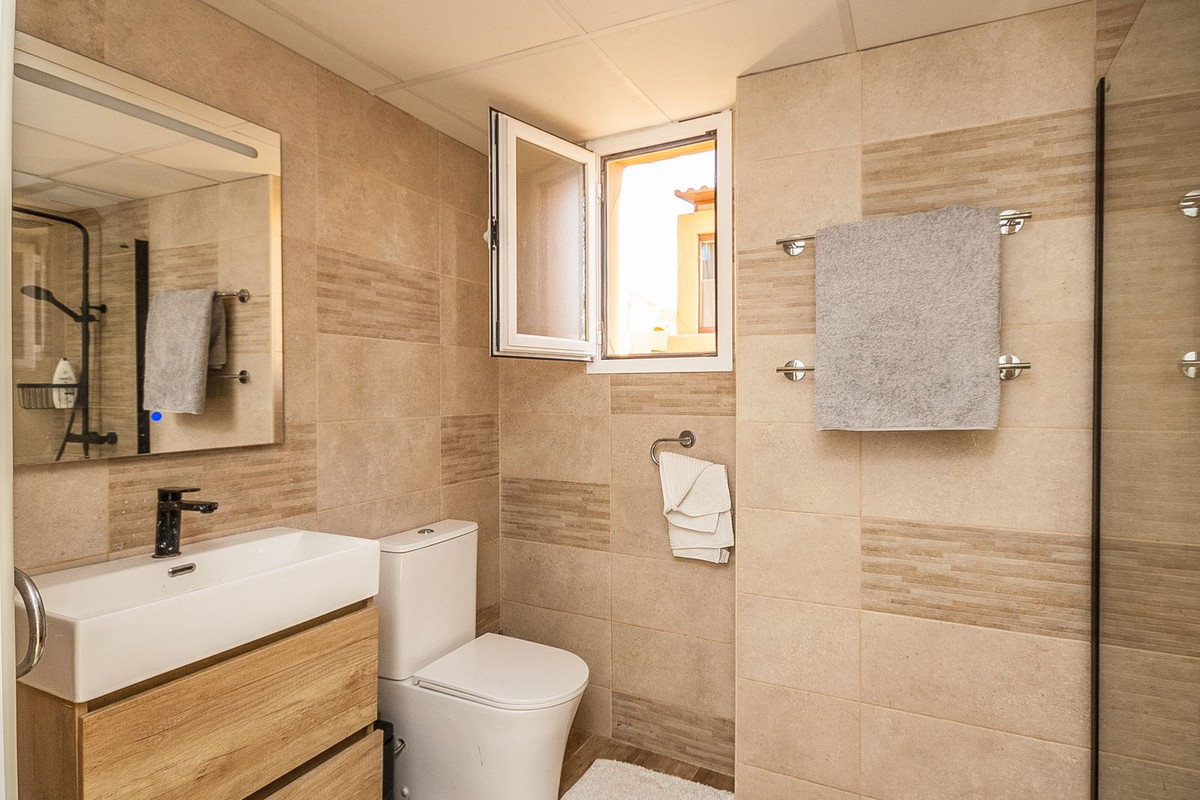 2 bedroom Apartments for sale in Elviria – R5225557