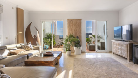 3 bedroom Apartments for sale in La Mairena – R5190907