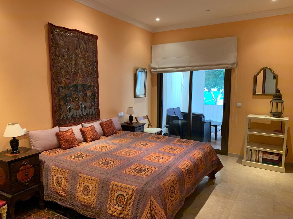 7 bedroom Villas for sale in Marbella – R5207791