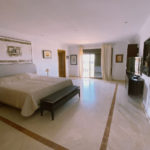 7 bedroom Villas for sale in Marbella – R5207791