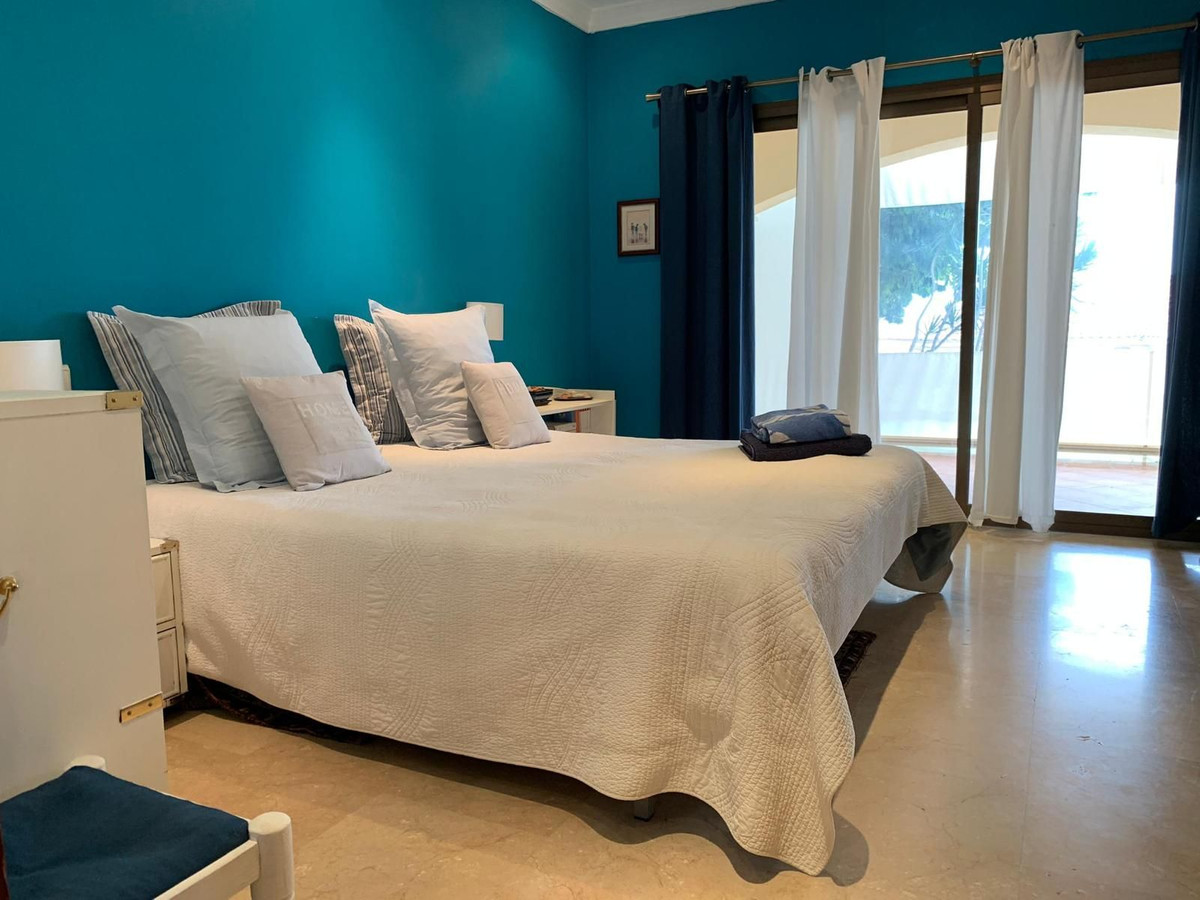 7 bedroom Villas for sale in Marbella – R5207791