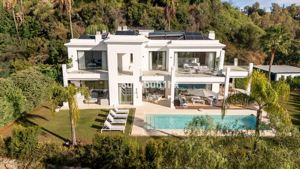 5 bedroom Villas for sale in Monte Halcones – R5226268