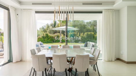 5 bedroom Villas for sale in Monte Halcones – R5226268