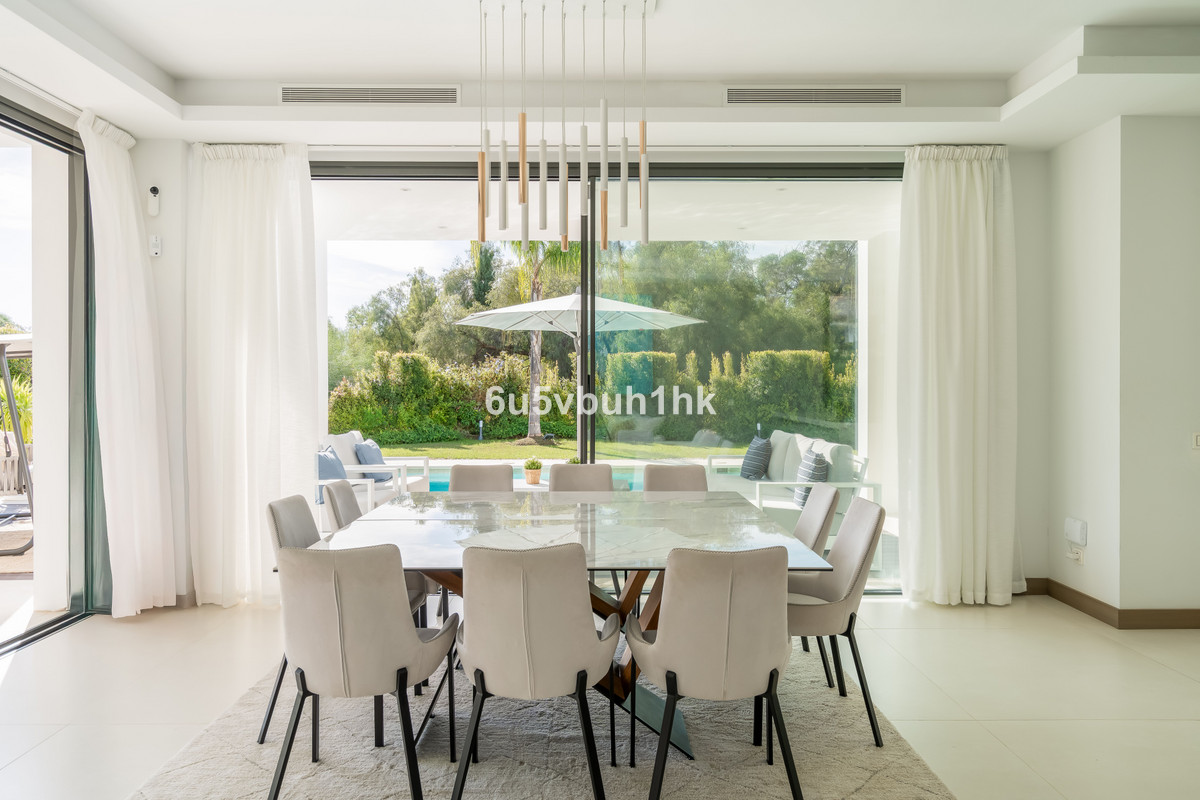 5 bedroom Villas for sale in Monte Halcones – R5226268