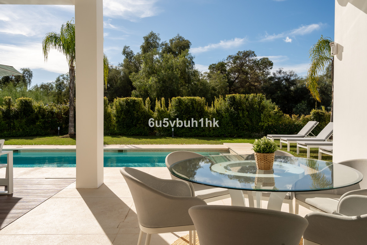 5 bedroom Villas for sale in Monte Halcones – R5226268