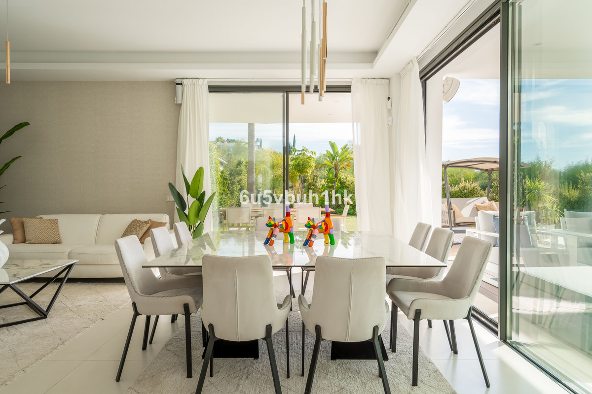 5 bedroom Villas for sale in Monte Halcones – R5226268