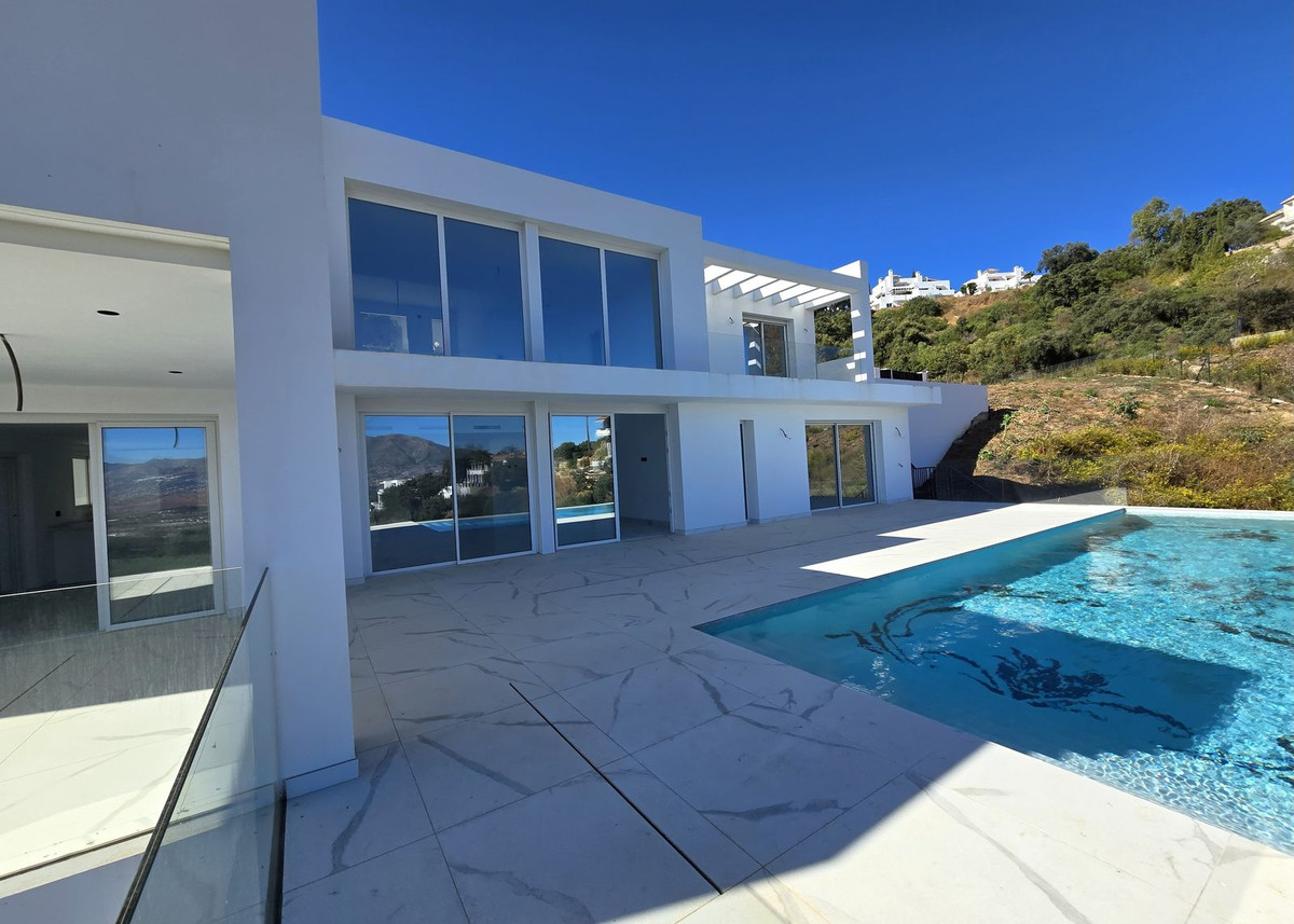 4 bedroom Villas for sale in La Mairena – R5203108 4 bedroom Villas for sale in La Mairena – R5203108