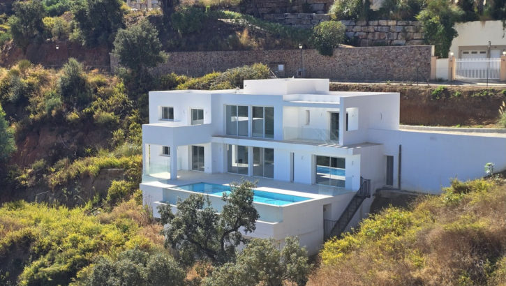 4 bedroom Villas for sale in La Mairena – R5203108 4 bedroom Villas for sale in La Mairena – R5203108 in