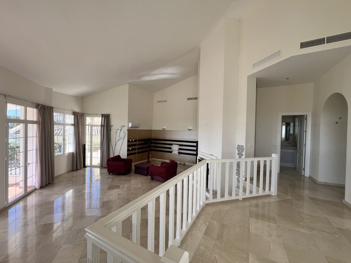 5 bedroom Villas for sale in La Quinta – R5216302 5 bedroom Villas for sale in La Quinta – R5216302