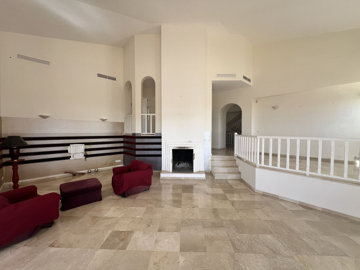 5 bedroom Villas for sale in La Quinta – R5216302 5 bedroom Villas for sale in La Quinta – R5216302