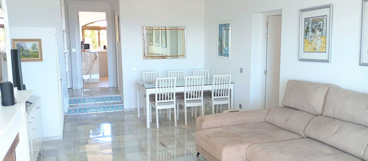 4 bedroom Apartments for sale in Calahonda – R5225869