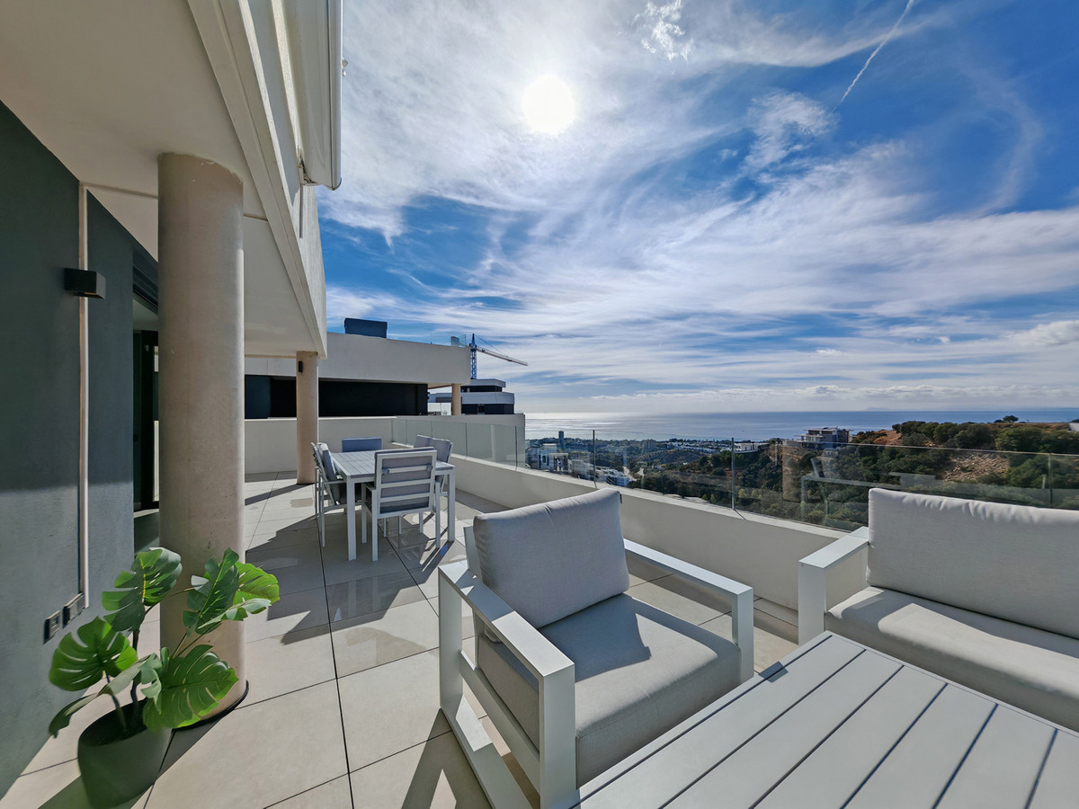 3 bedroom Apartments for sale in Altos de los Monteros – R5220286