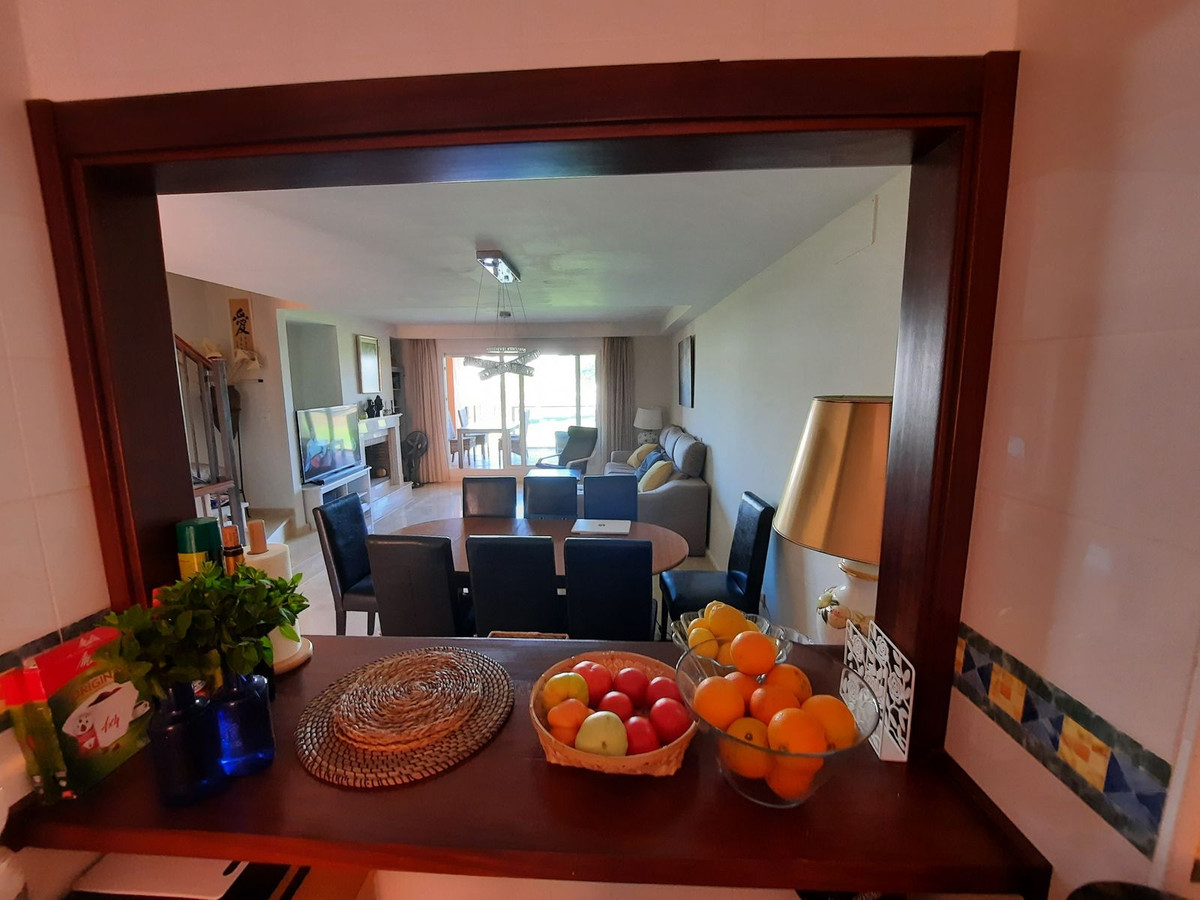 5 bedroom Townhouses for sale in Cabopino – R5219854