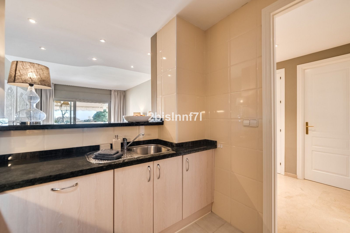 2 bedroom Apartments for sale in Elviria – R5215624