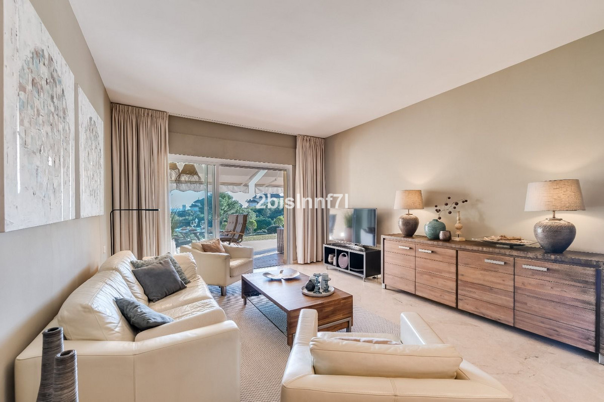 2 bedroom Apartments for sale in Elviria – R5215624