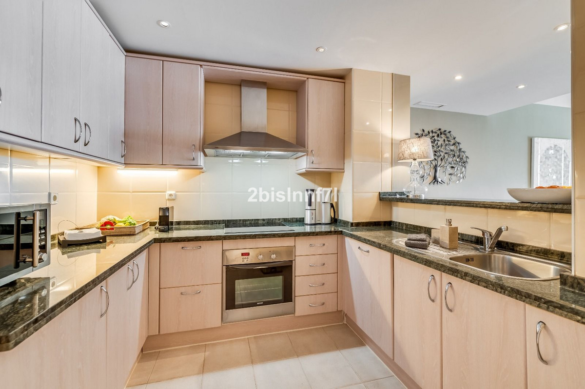 2 bedroom Apartments for sale in Elviria – R5215624