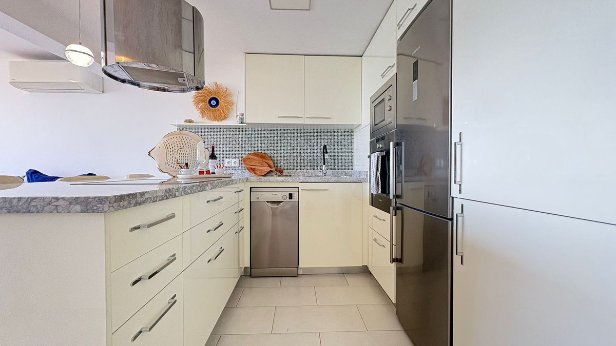 1 bedroom Apartments for sale in Marbella – R5185204