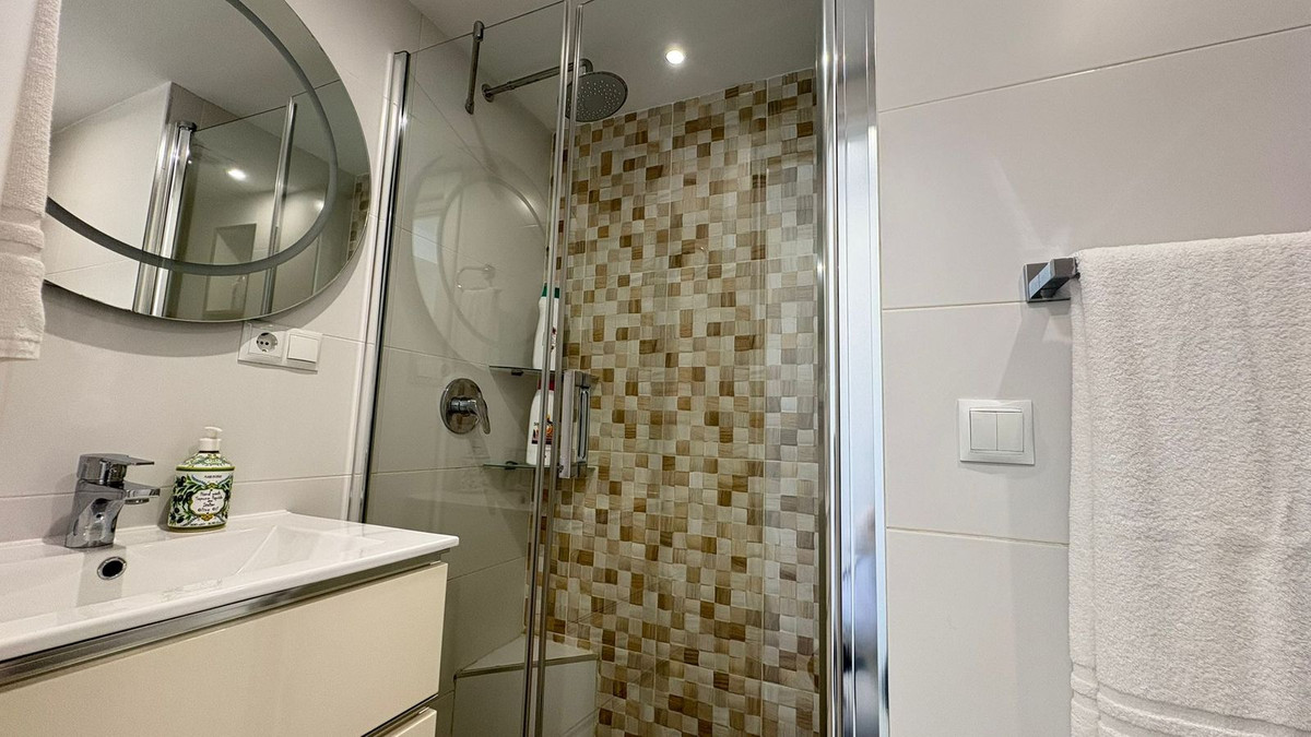 1 bedroom Apartments for sale in Marbella – R5185204