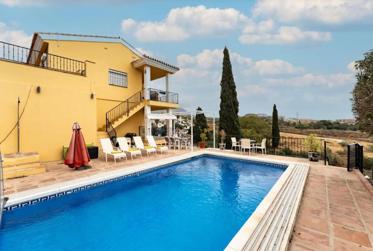 4 bedroom Villas for sale in Mijas – R5181238