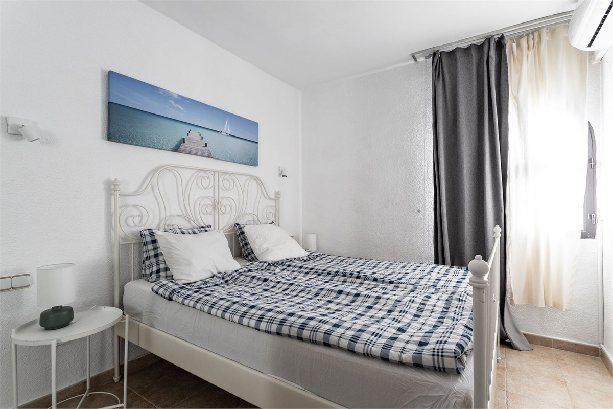 2 bedroom Apartments for sale in Riviera del Sol – R5192137