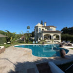 6 bedroom Villas for sale in Elviria – R5229427